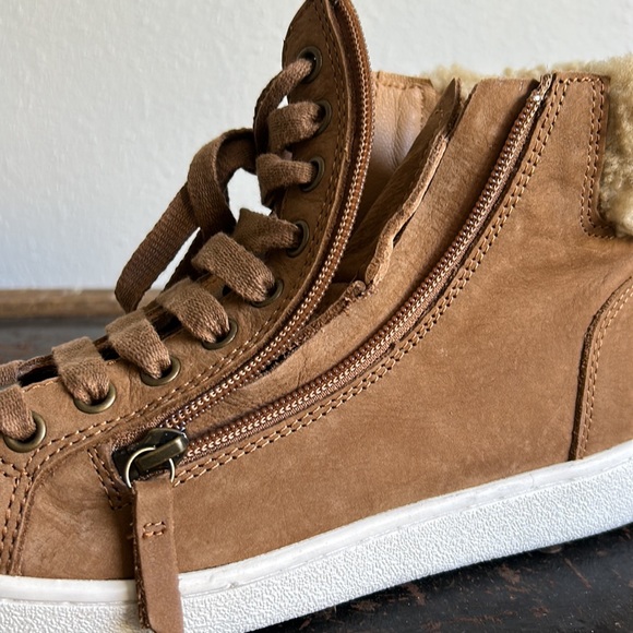 Ugg Zip Olive Sneaker-LEFT FOOT ONLY for amputee/medical. Women’s size 8.5. - Picture 7 of 7